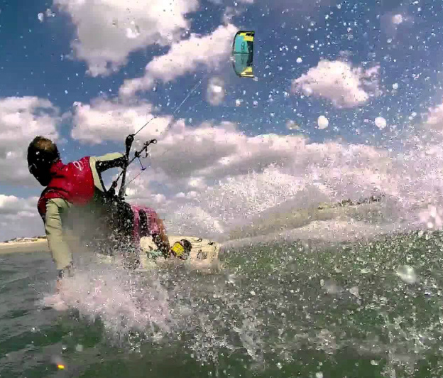 kitesurfer in praia prea brazil